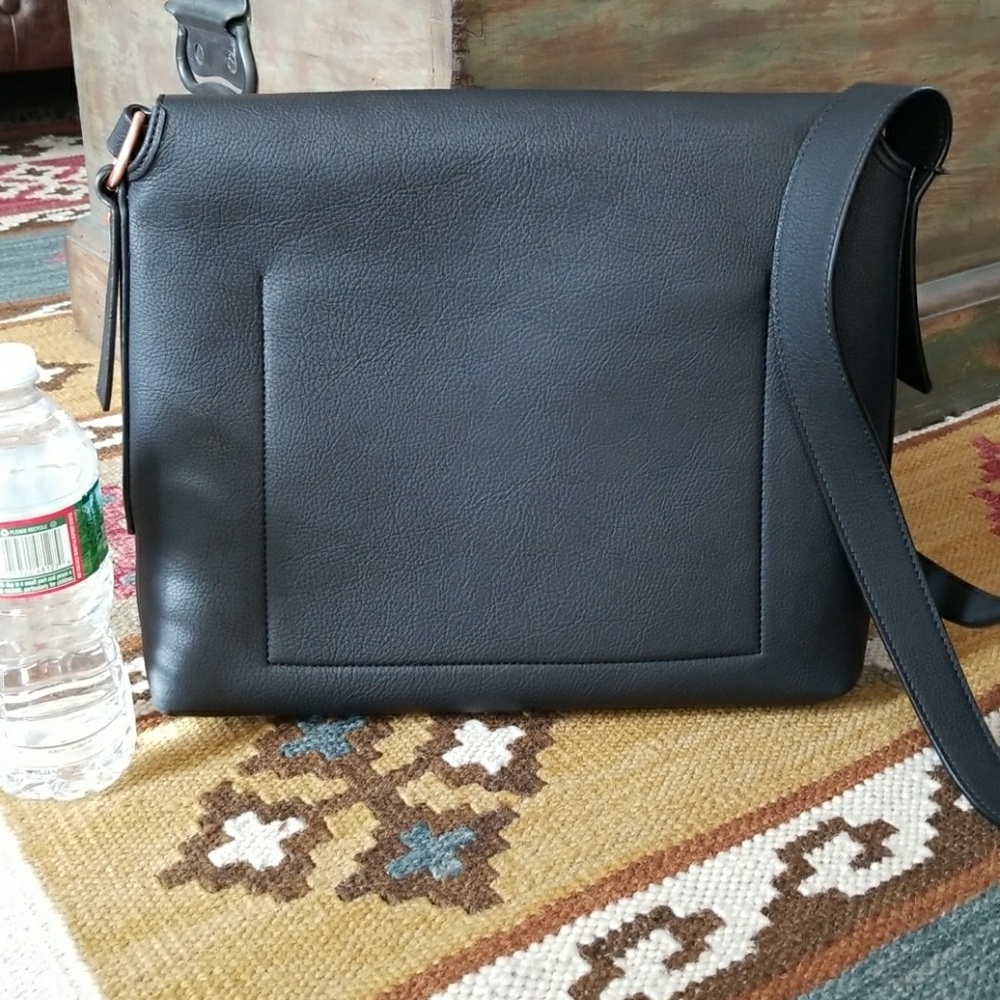 Calvin Klein Hannah Black Crossbody Messenger Bag - Picture 2 of 6